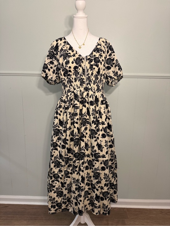 The Drop Dresses & Skirts - Black Floral Print Cream Maxi Dress size XL
